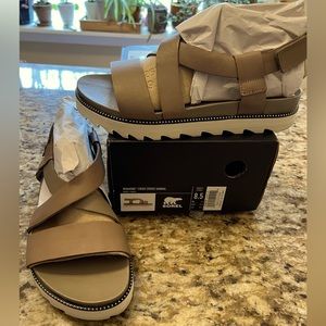 NWT SOREL Roaming Sandal 8.5